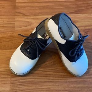 L'Amour Two Tone Leather Saddle Shoe - size 11